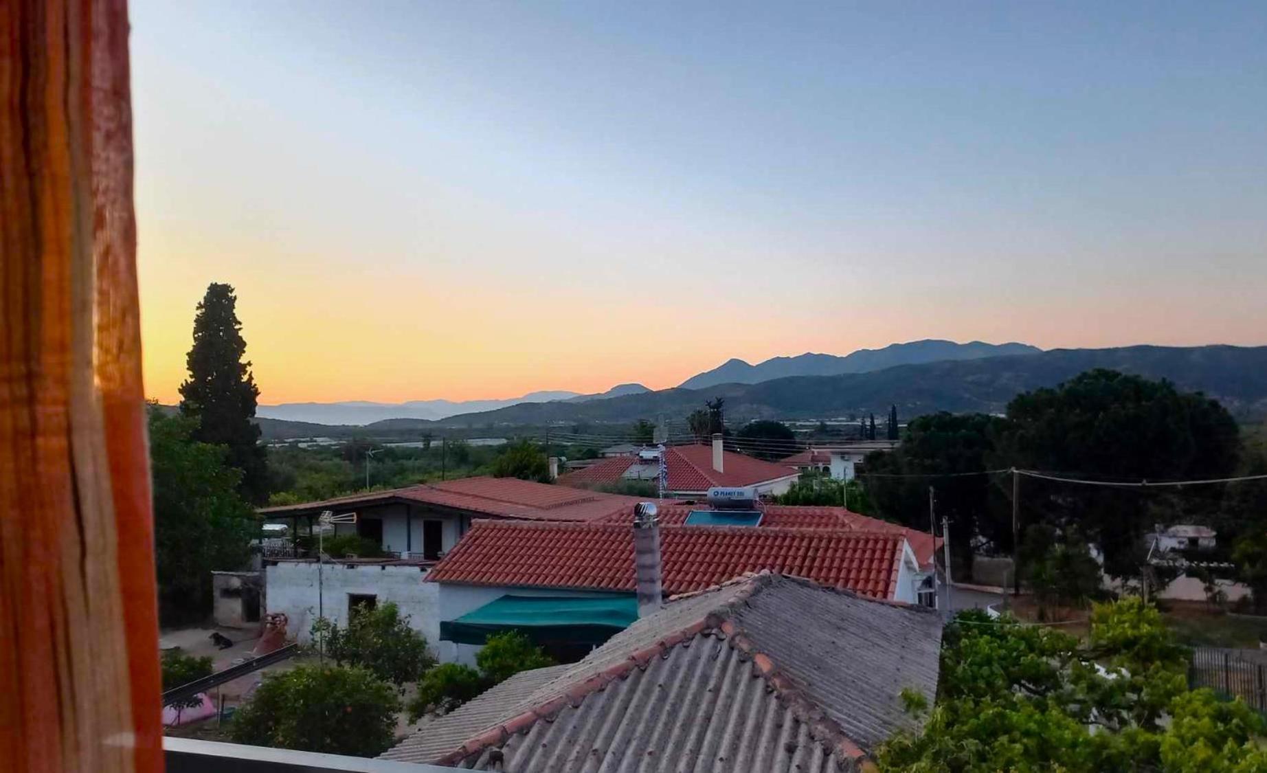 Apartmán Triζin Galatás Exteriér fotografie