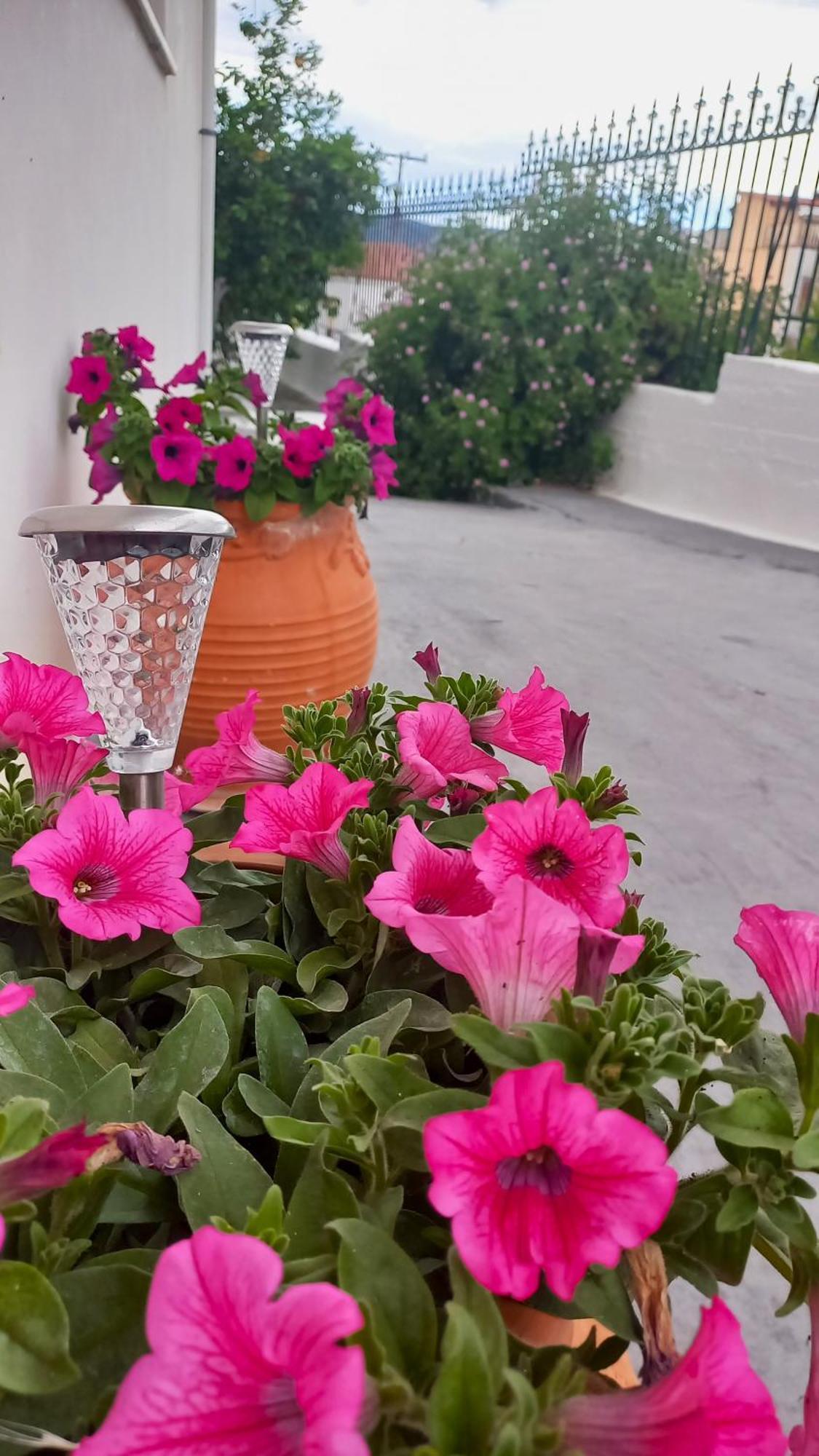 Apartmán Triζin Galatás Exteriér fotografie
