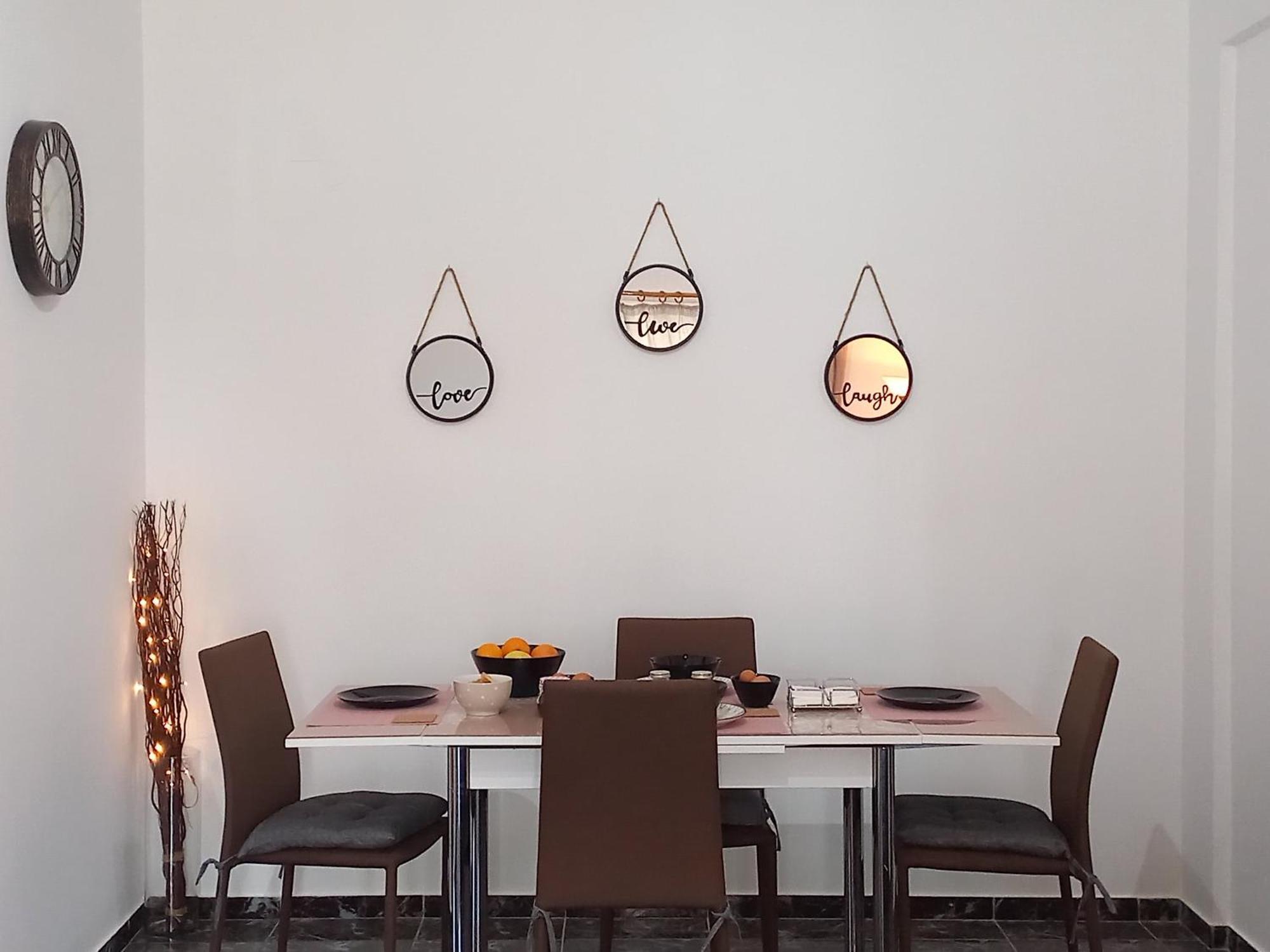 Apartmán Triζin Galatás Exteriér fotografie