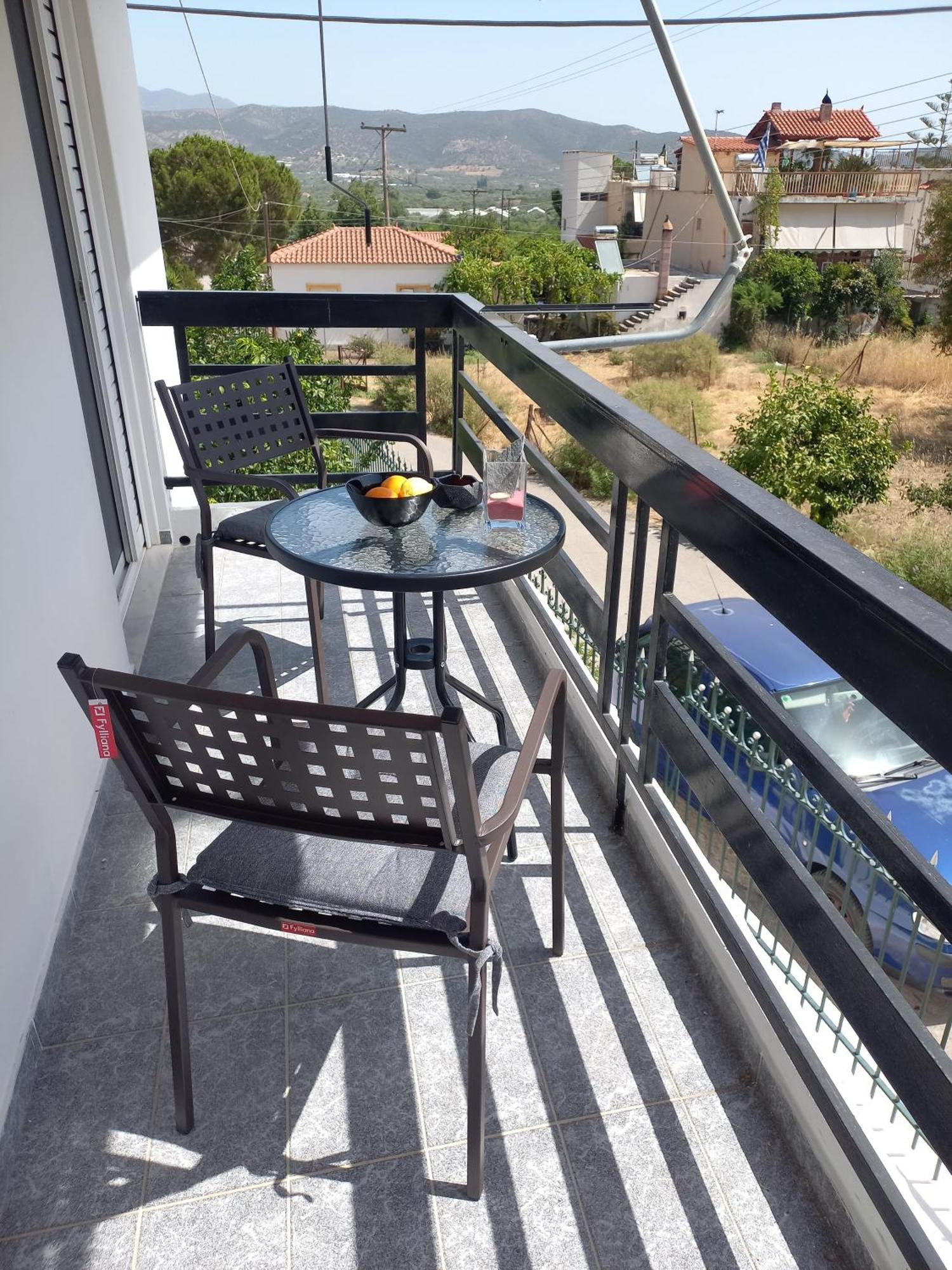 Apartmán Triζin Galatás Exteriér fotografie